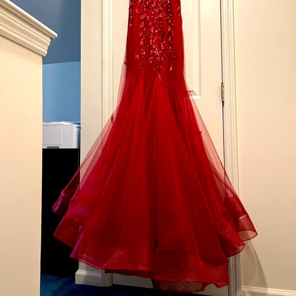 - Jovani Dress Burgundy size 4 - Picture 7 of 7